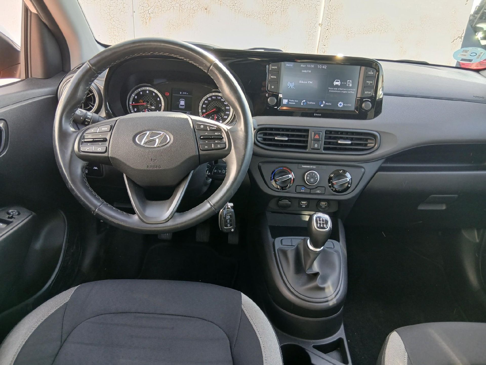 HYUNDAI i10 / 2020 / 5P / berlina con portón 1.0 Klass photo