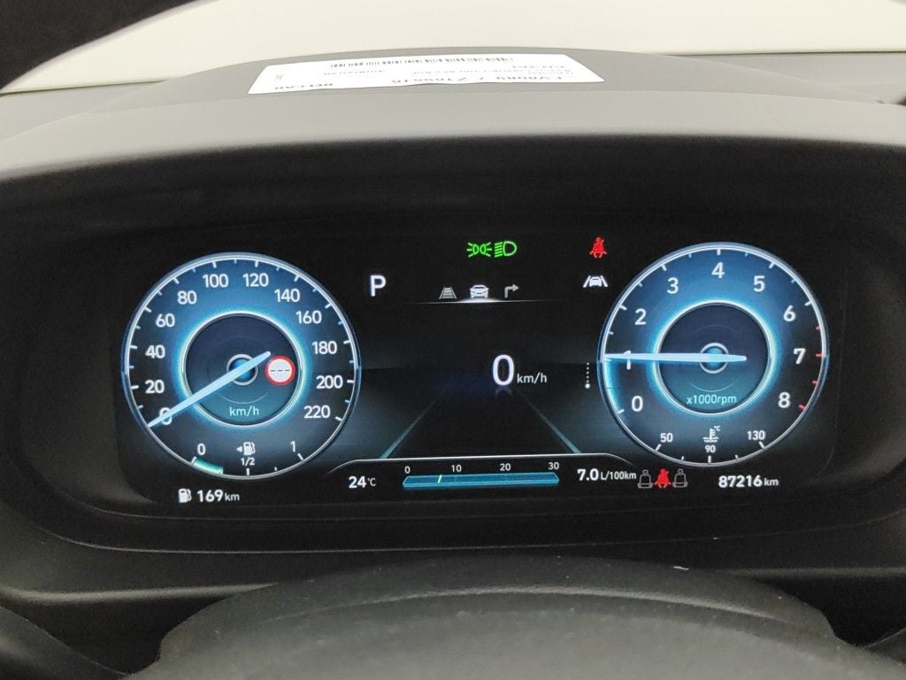 HYUNDAI BAYON 1.0 T-GDi MHEV Sky DCT 5d photo