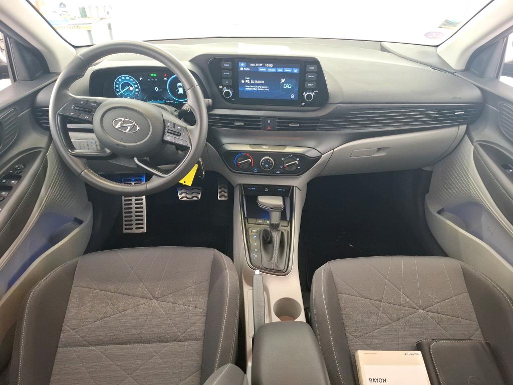 HYUNDAI BAYON / 2021 / 5P / SUV 1.0 T-GDI 100 DCT- 7 HYB 48V INTUITIVE photo