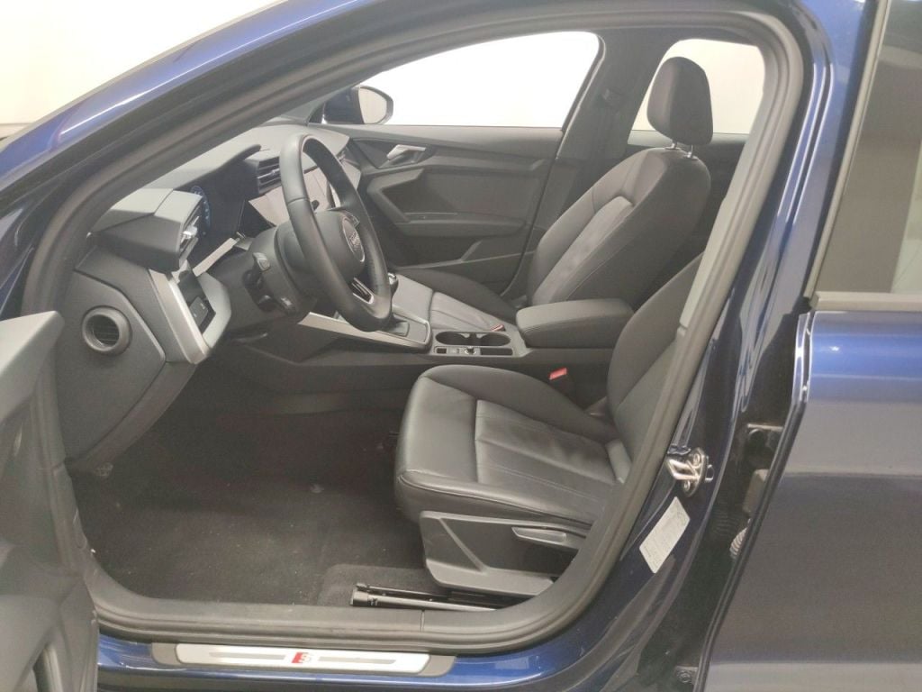 Audi A3 Berline 2.0 TDi 30 85kW S line 4d photo
