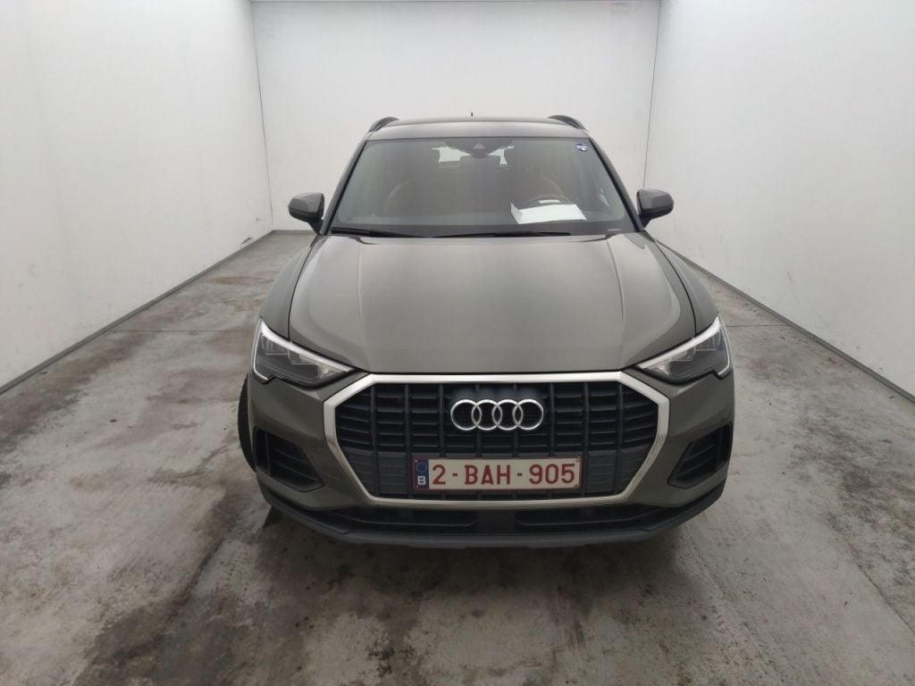Audi Q3 45 TFSI e S tronic 5d photo
