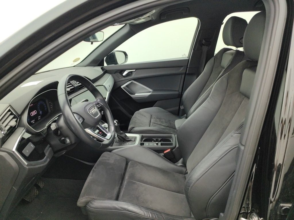 Audi Q3 35 TDI S tronic S line Business Edition 5d photo