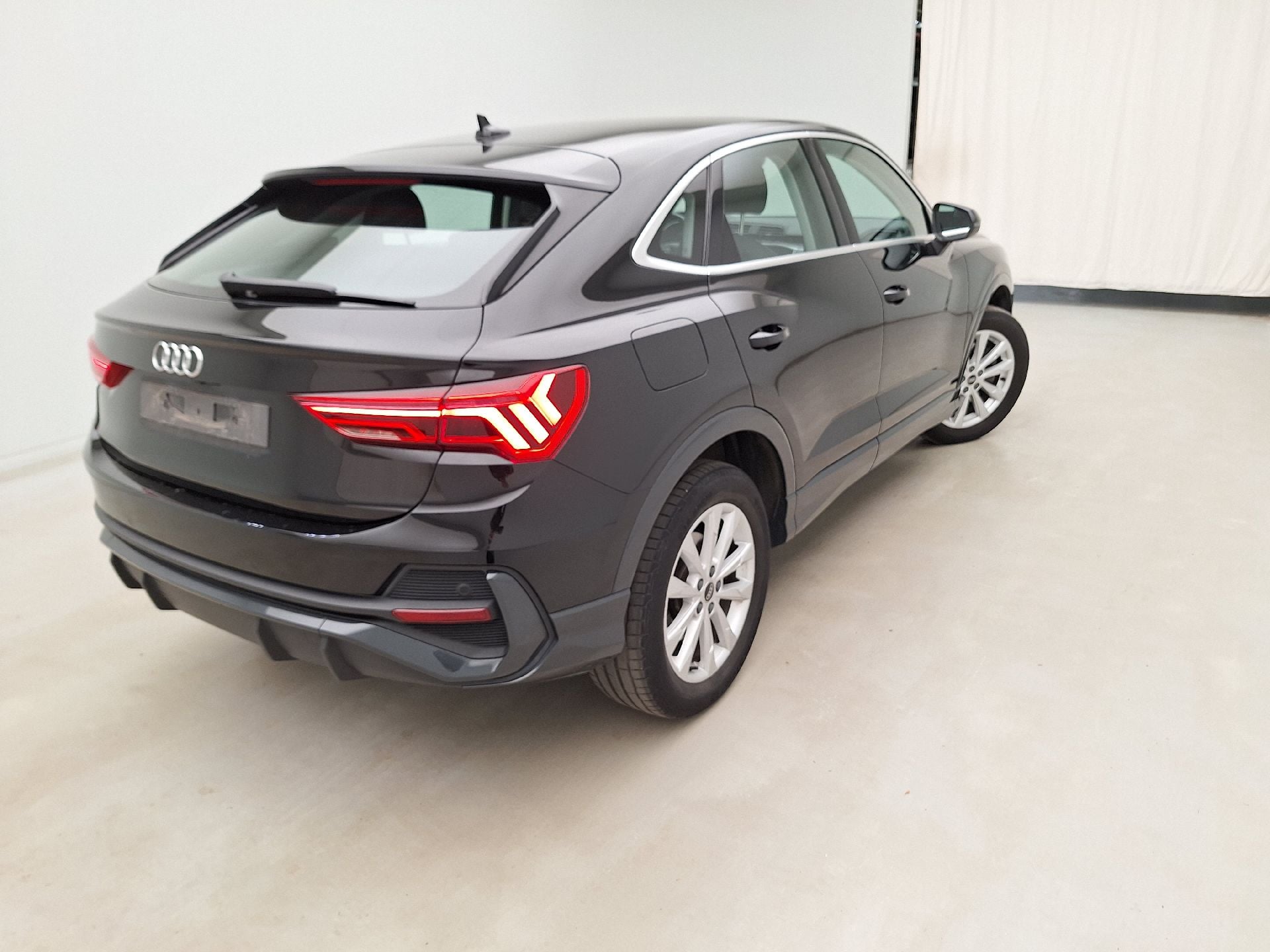 Audi, Q3 SB '19 PHEV, Q3 SB 45 TFSie PHEV S tronic photo