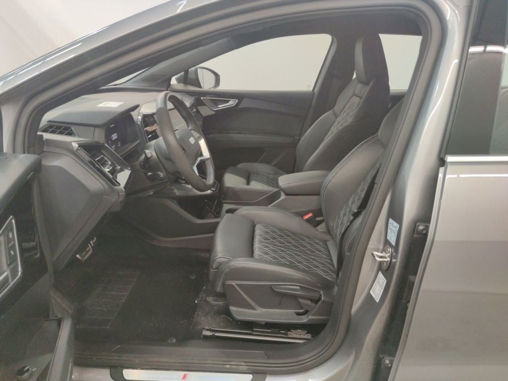 Audi Q4 e-tron 40 e-tron S Line 5d photo