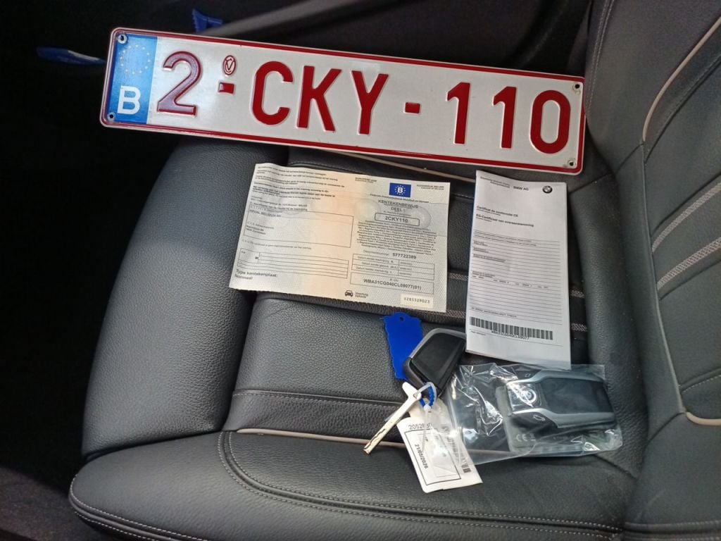 BMW 5 Reeks Touring 530e 200kW xDrive Auto 5d photo