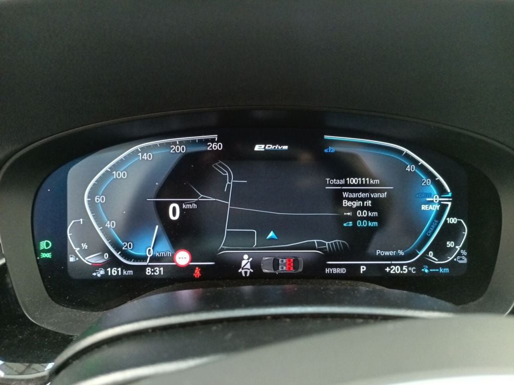 BMW 5 Reeks Touring 530e 200kW xDrive Auto 5d photo