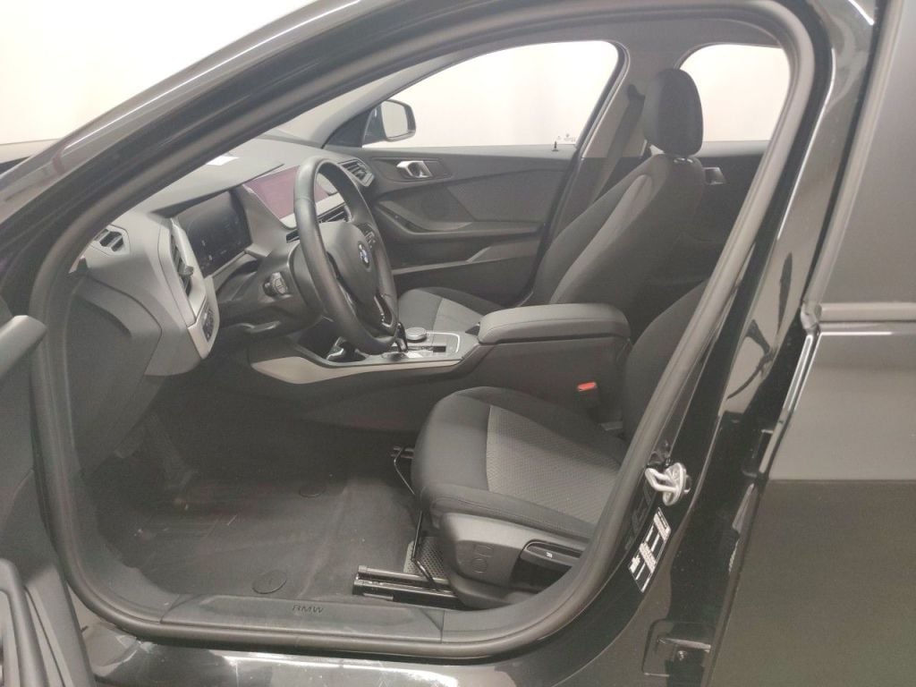 BMW 1 Reeks Hatch 116dA (85 kW) 5d photo