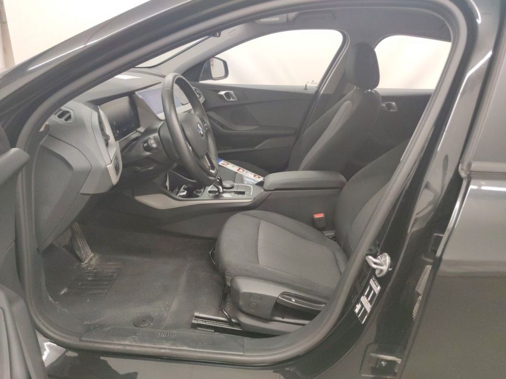 BMW 1 Reeks Hatch 116dA (85 kW) 5d photo