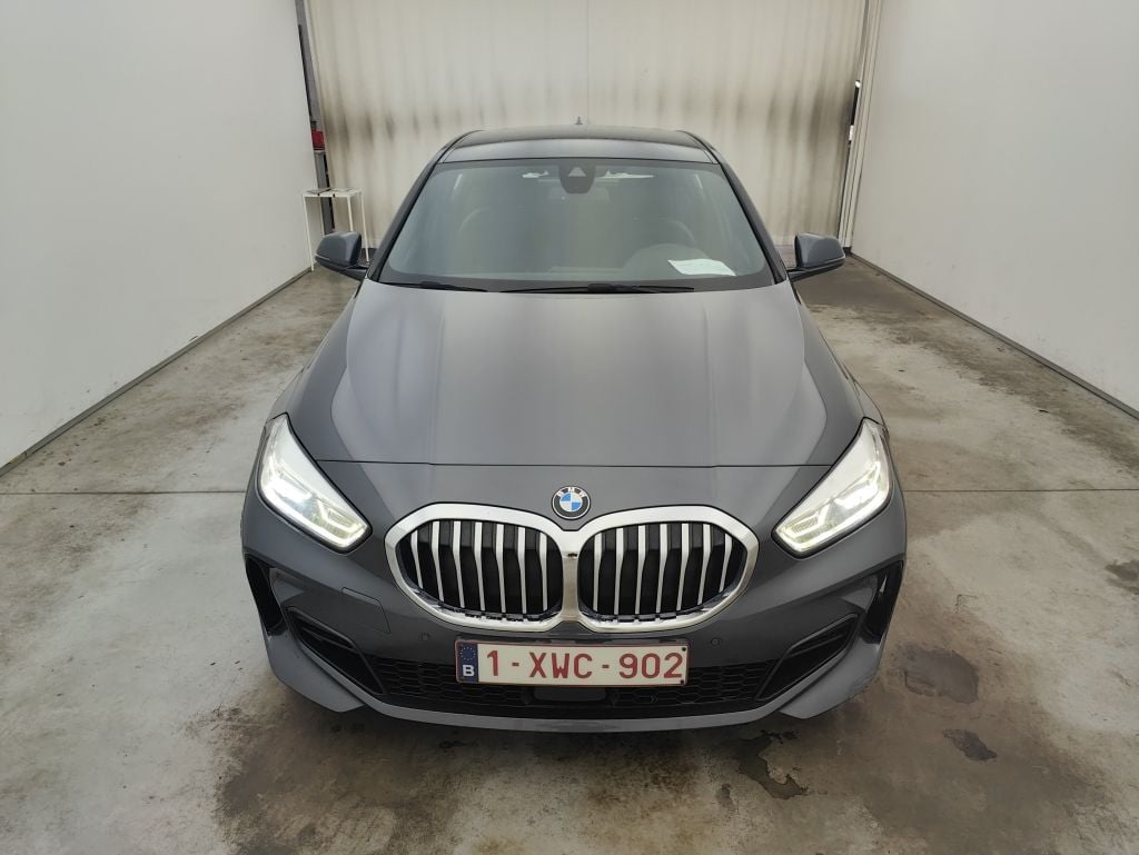 BMW 1 Reeks Hatch 118dA (110 kW) 5d photo