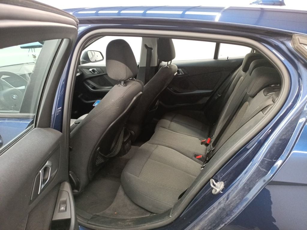 BMW 1 Reeks Hatch 116dA (85 kW) 5d photo
