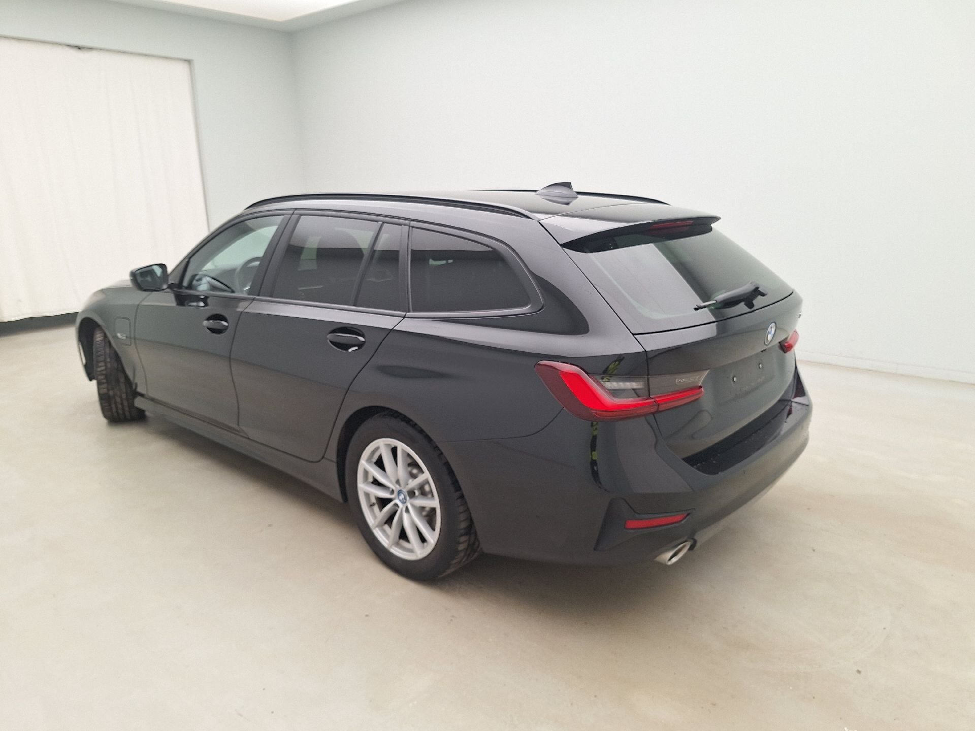 BMW, 3-serie To. '18 PHEV, BMW 3 Reeks Touring 320e (150 kW) 5d photo