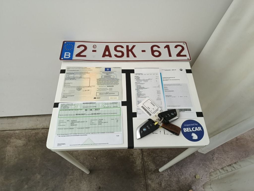 BMW 3 Reeks Berline 318d (100 kW) 4d photo