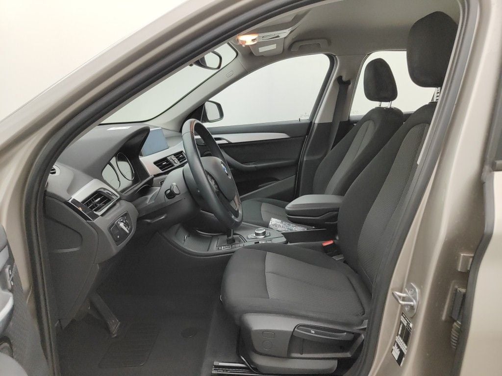 BMW X1 sDrive16dA (85 kW) 5d photo