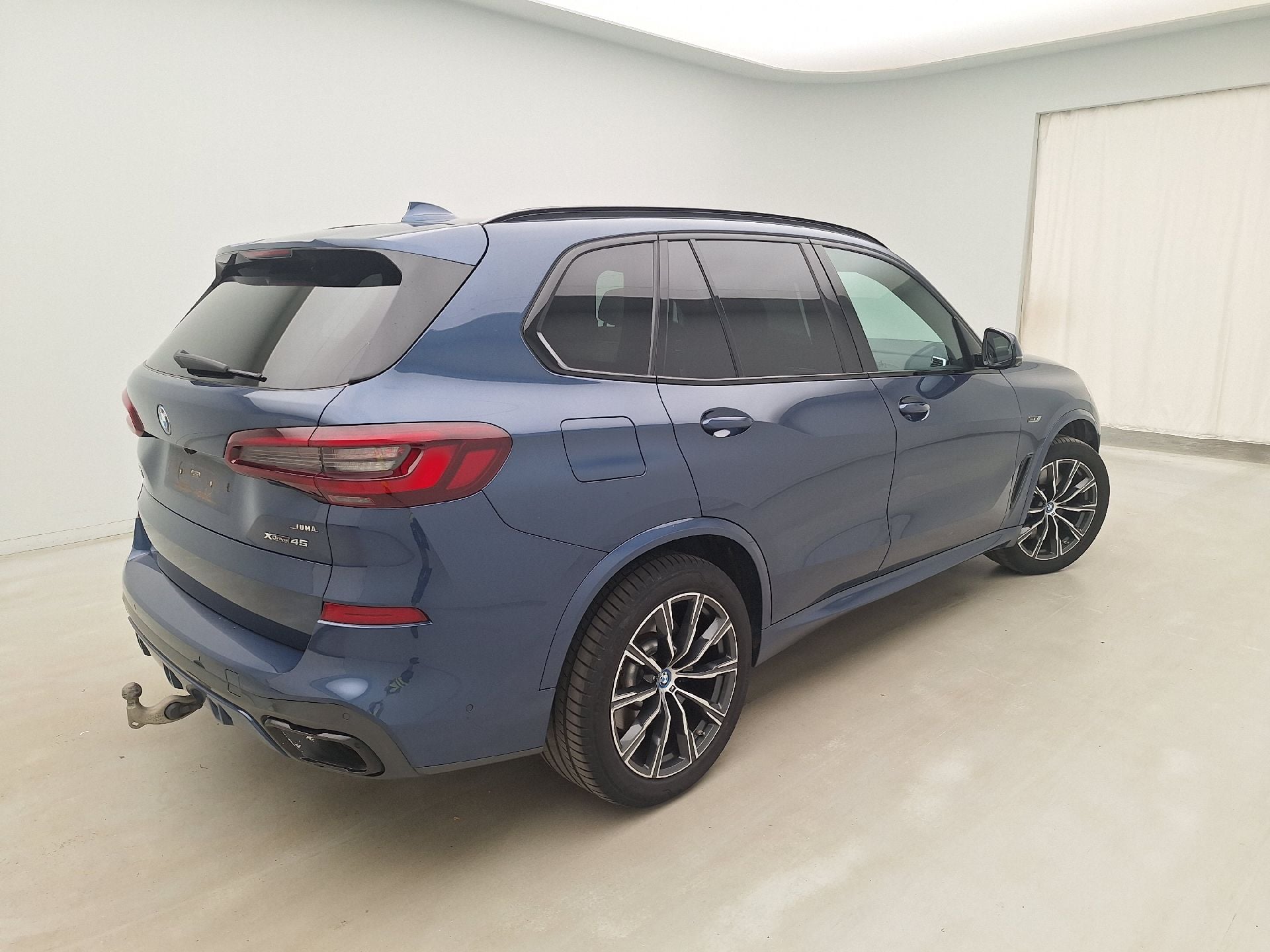 BMW, X5 '18 PHEV, X5 xDrive 45e 155kW ///M-Sportkit (total options: 15.524,77 Ex.Vat) photo
