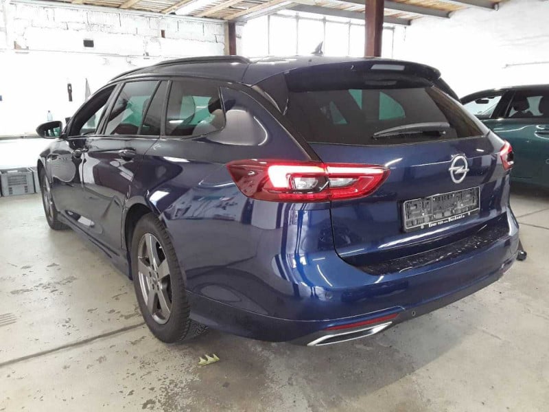 Opel Insignia photo