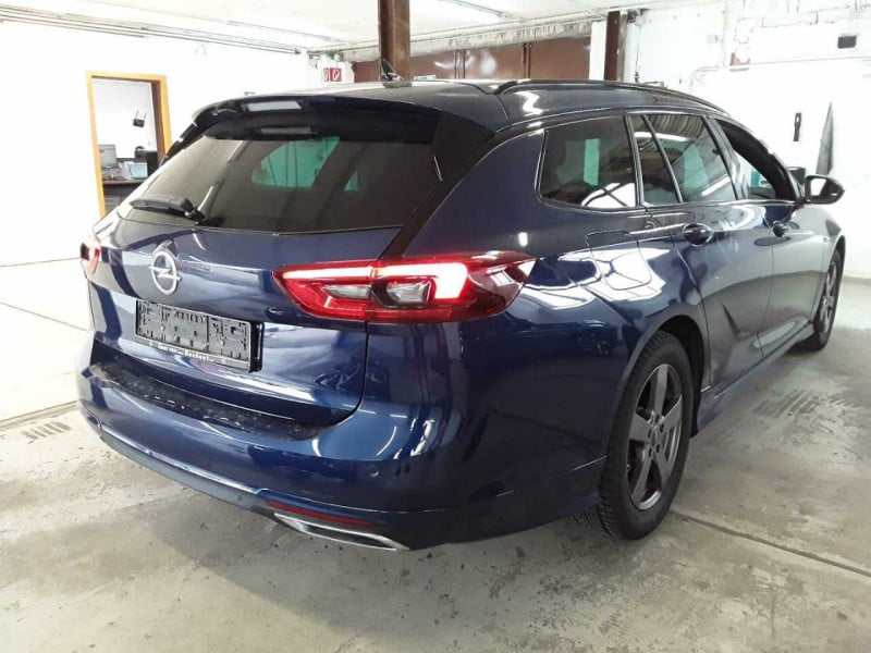 Opel Insignia photo