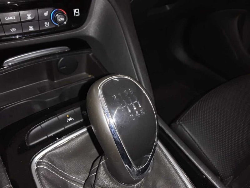 Opel Insignia photo