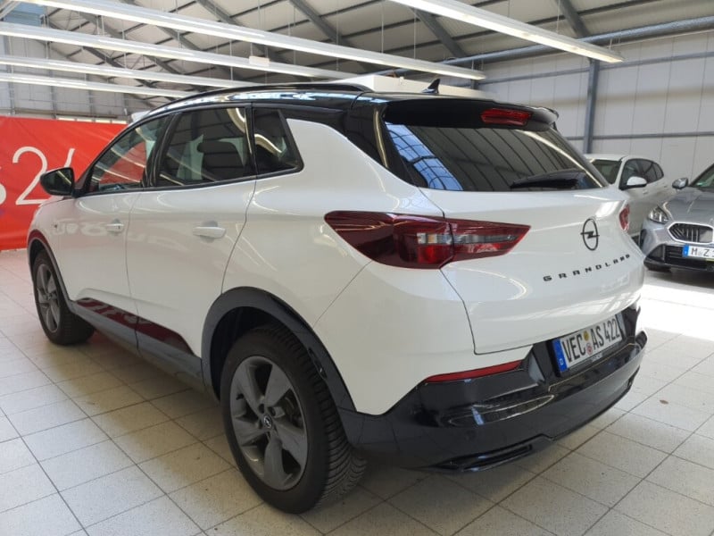 Opel Grandland photo