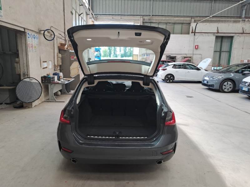 BMW SERIE 3 / 2018 / 5P / STATION WAGON 318D 48V BUSINESS ADVANTAGE TOURING AUTO photo