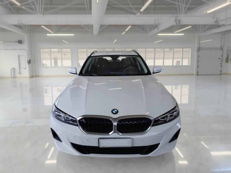 BMW SERIE 3 / 2022 / 5P / STATION WAGON 318D 48V TOURING AUTO photo