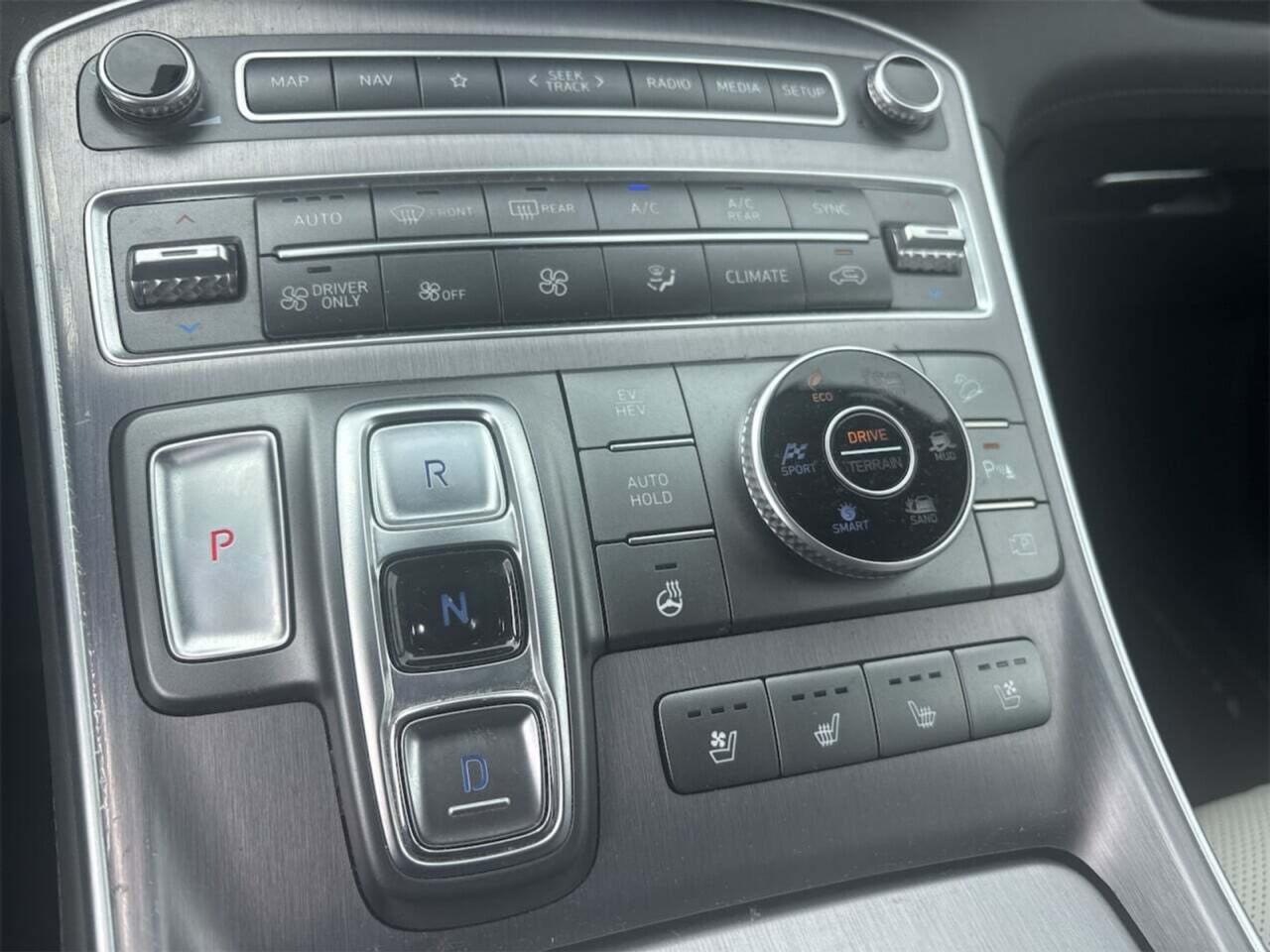 HYUNDAI SANTA FE 1.6 T-GDI PHEV Premium Plus Sky 7p. photo
