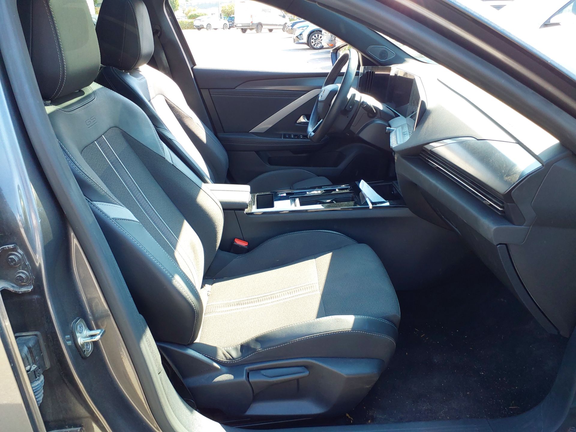 OPEL Astra OPEL Astra Sports Tourer GS TURBO 130 BVA8 + PACK CONFORT photo