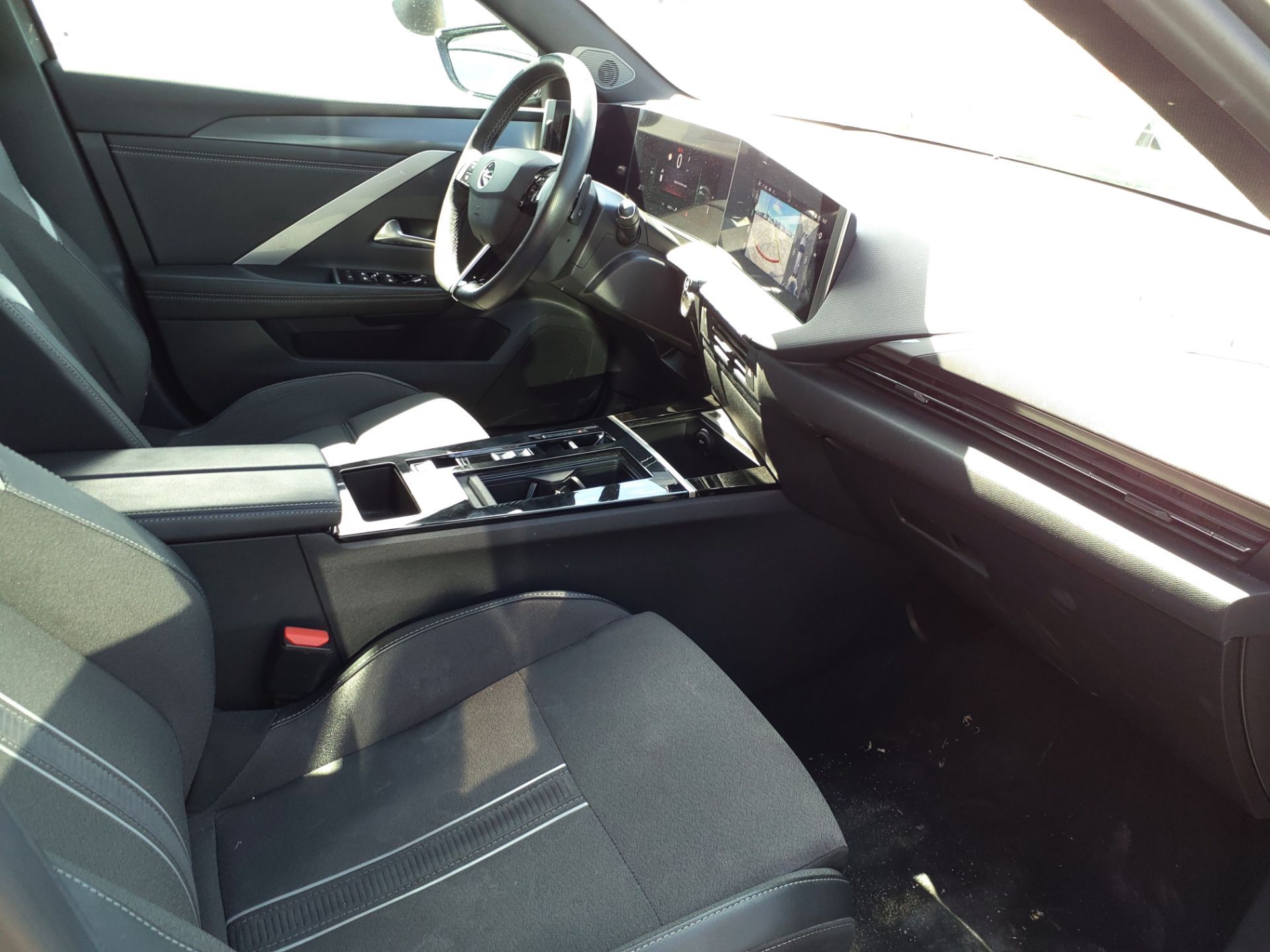 OPEL Astra OPEL Astra Sports Tourer GS TURBO 130 BVA8 + PACK CONFORT photo