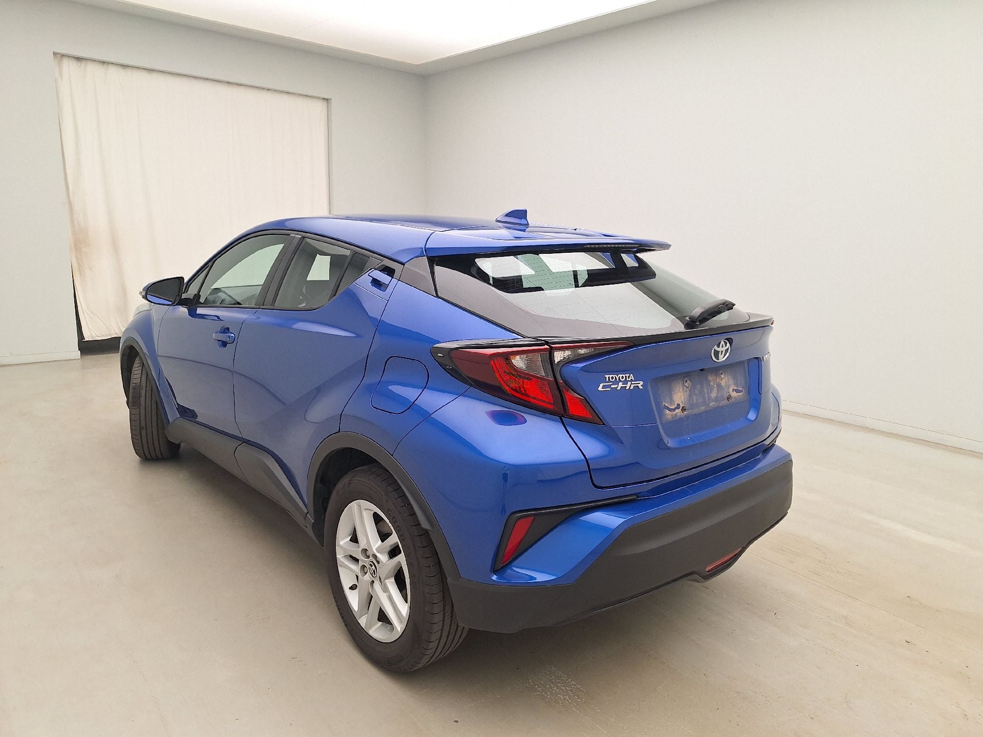 Toyota, C-HR '16, C-HR 1.8 Hybrid C-Enter photo