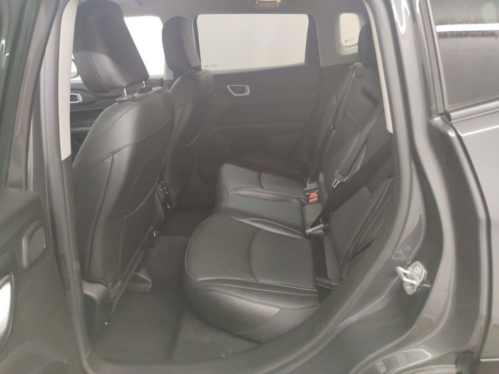 Jeep Compass 1.3 Turbo T4 240 4xe ATX S 5d photo