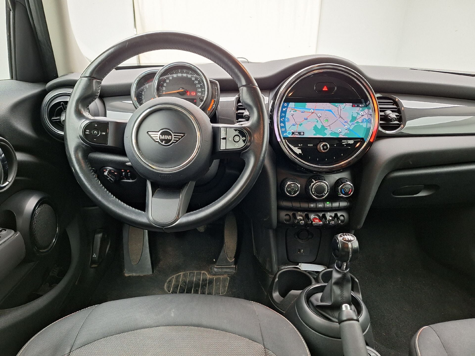 MINI, Mini 5d '14, Mini Cooper 136 5d photo