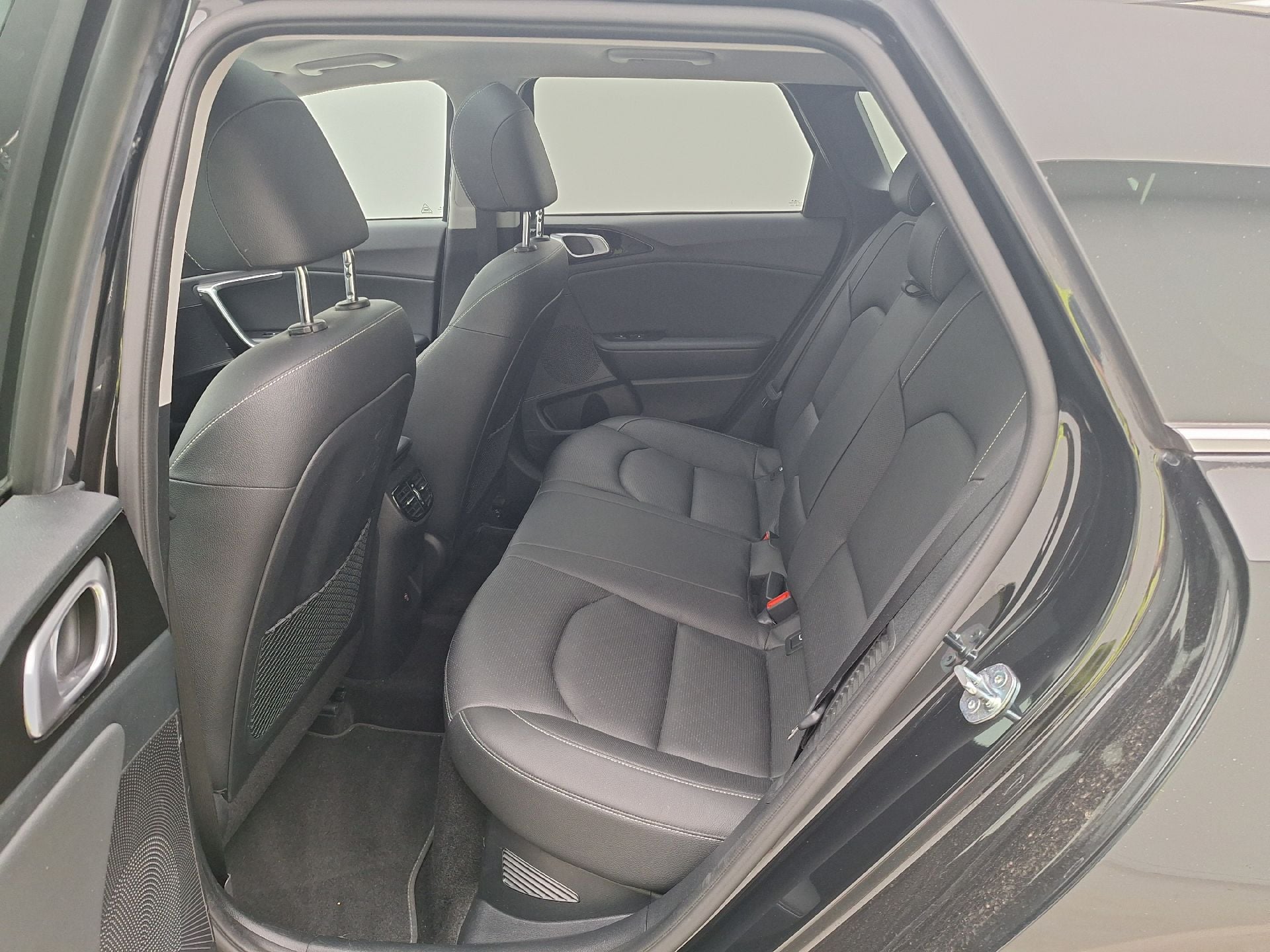 Kia, Ceed SW FL'21 PHEV, Ceed SW 1.6PHEV Bus.Line DCT photo