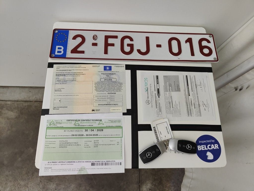 Mercedes-Benz CLA CLA 250 e AMG Line 4d photo