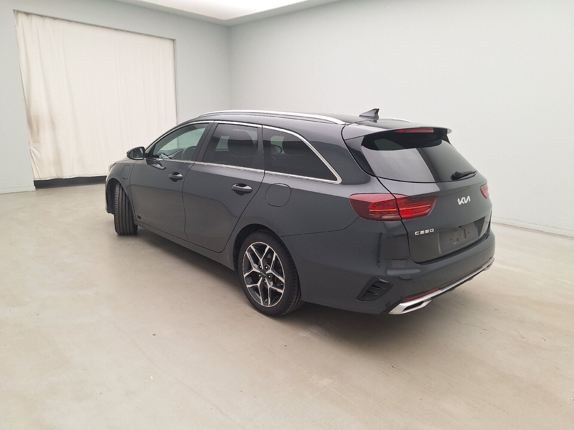 Kia, Ceed SW FL'21 PHEV, Ceed SW 1.6PHEV Bus.Line DCT photo
