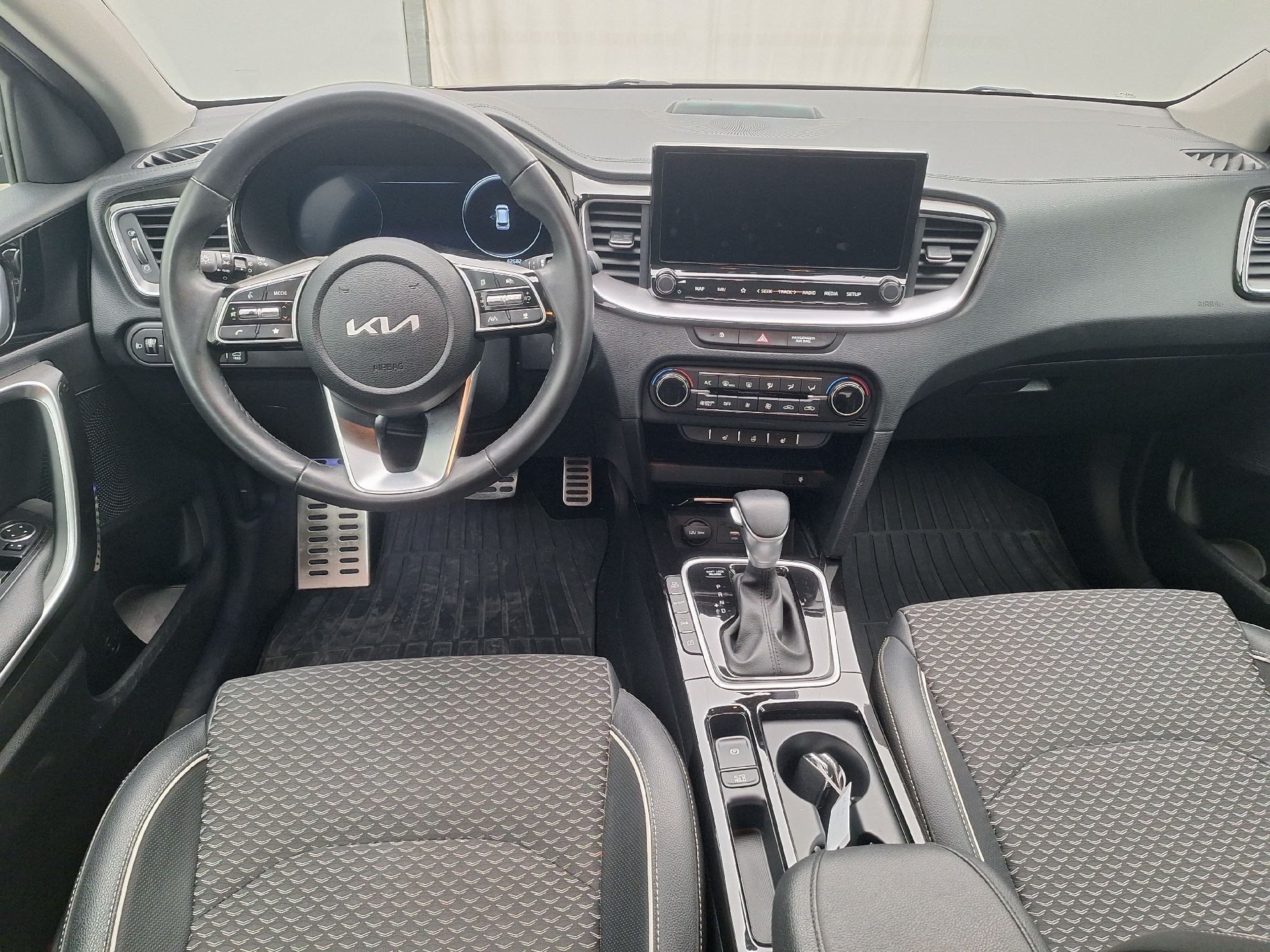 Kia, Ceed SW FL'21 PHEV, Ceed SW 1.6PHEV Bus.Line DCT photo