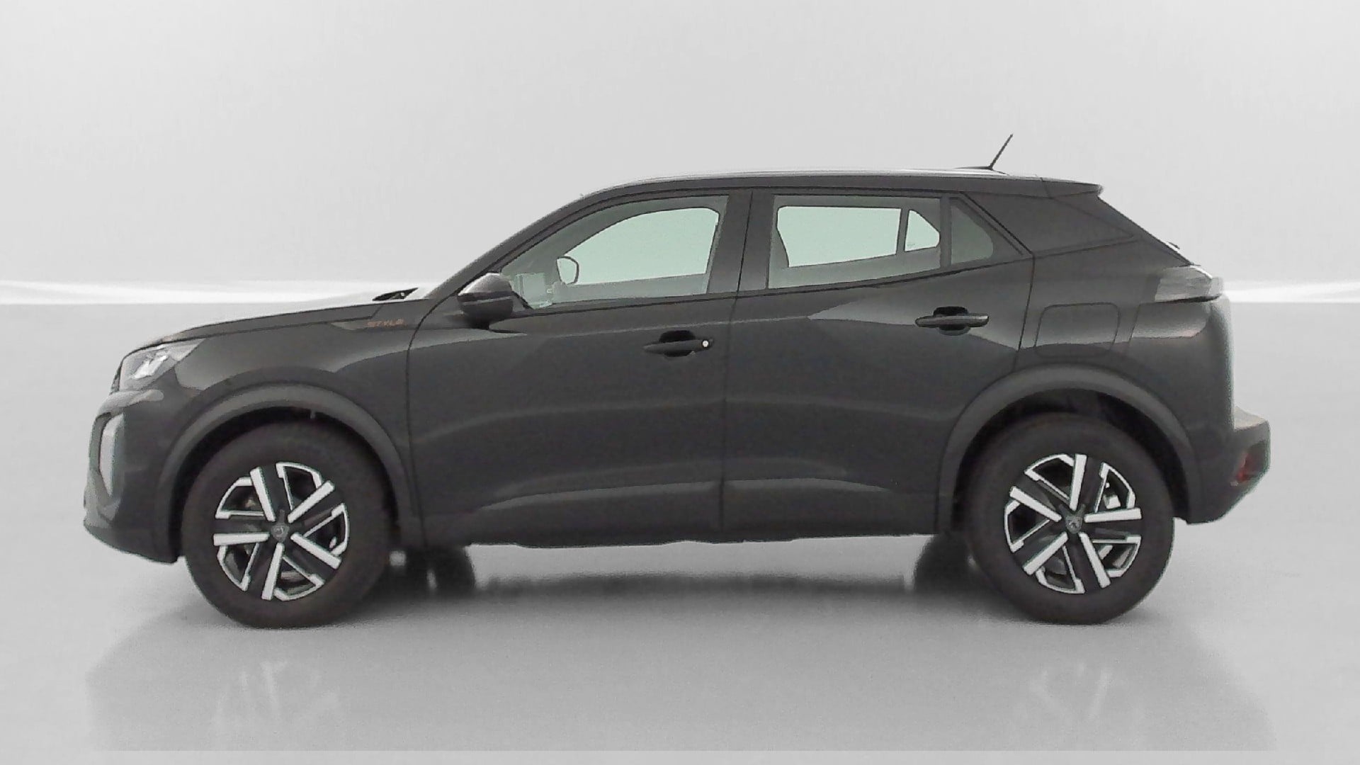Peugeot 2008 Style II 1.2 Hybrid 145ch e-DCS6 photo