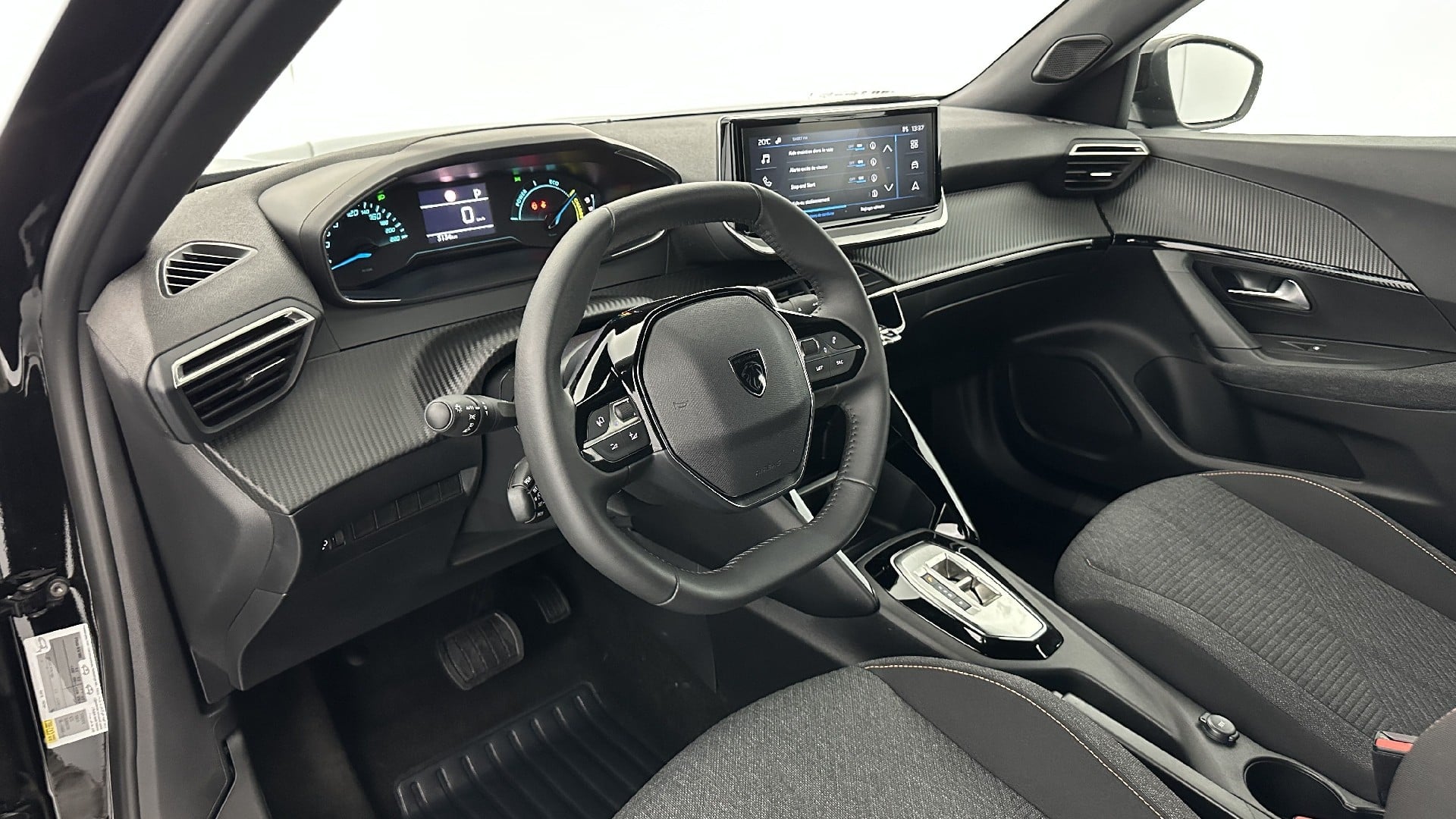 Peugeot 2008 Style II 1.2 Hybrid 145ch e-DCS6 photo