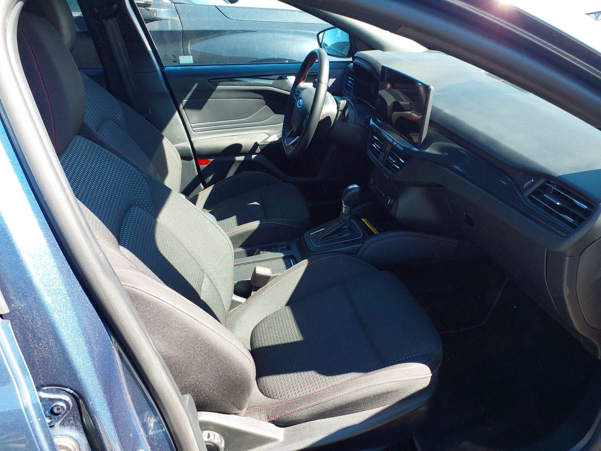 FORD Focus  Sportbreak 1.0 Ecoboost 114KW 155CV S6.2 AutomÃ¡ti ST-LINE X(Pano-Roof + Winterpack) photo