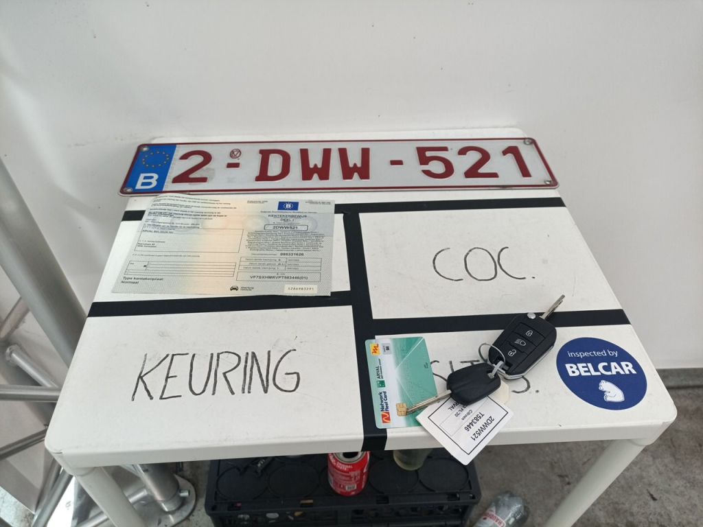 Citroën C3 1.2 PureTech 83 S&S MAN Shine 5d !!No COC!! photo