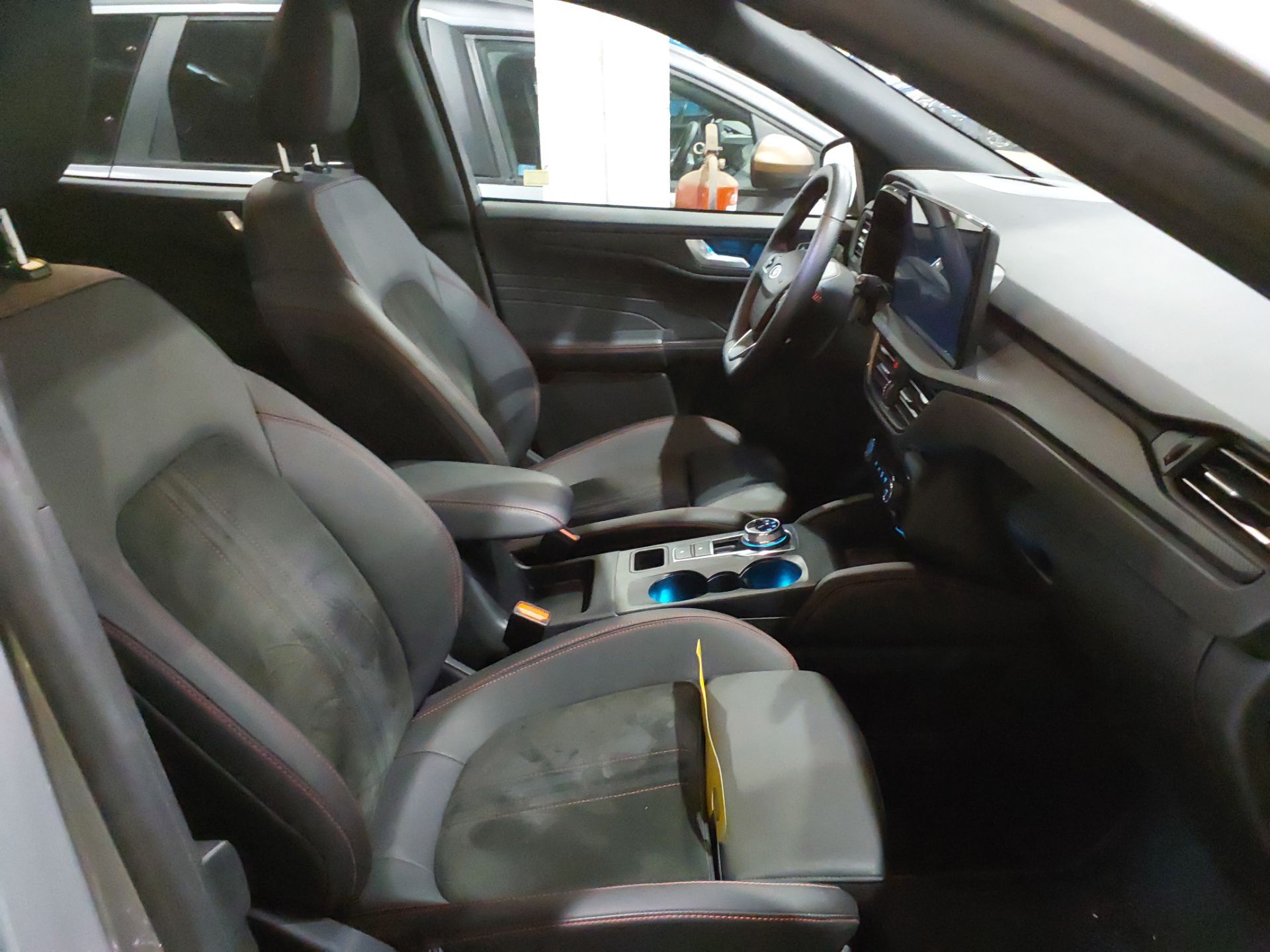 FORD Kuga 2.5 243CV AutomÃ¡tico   ST-LINE X(Winterpack) photo
