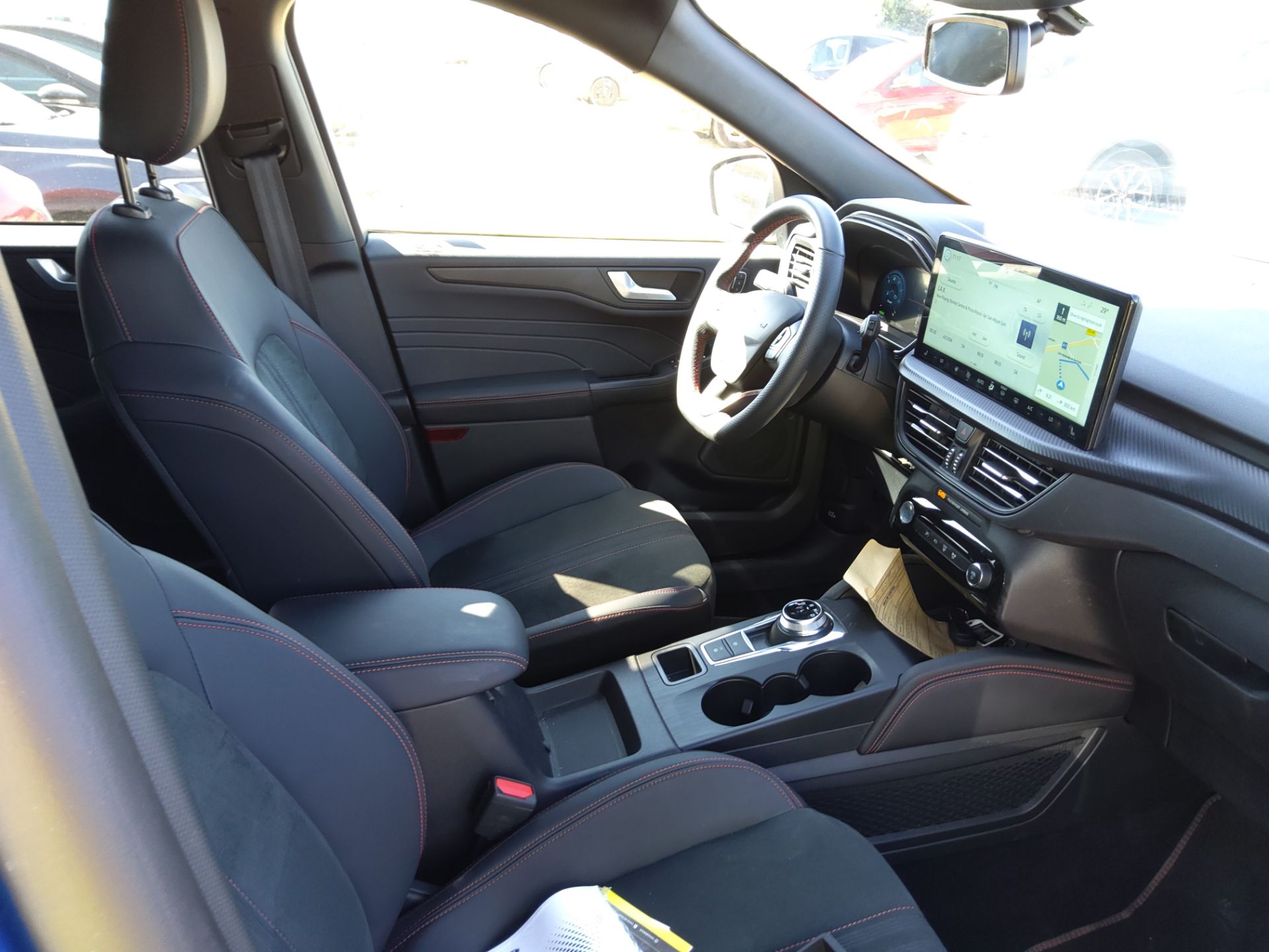 FORD Kuga 2.5 PHEV 243cv Automatico WT gancho St Line X(Pano-Roof + Winterpack + Tow bar) photo