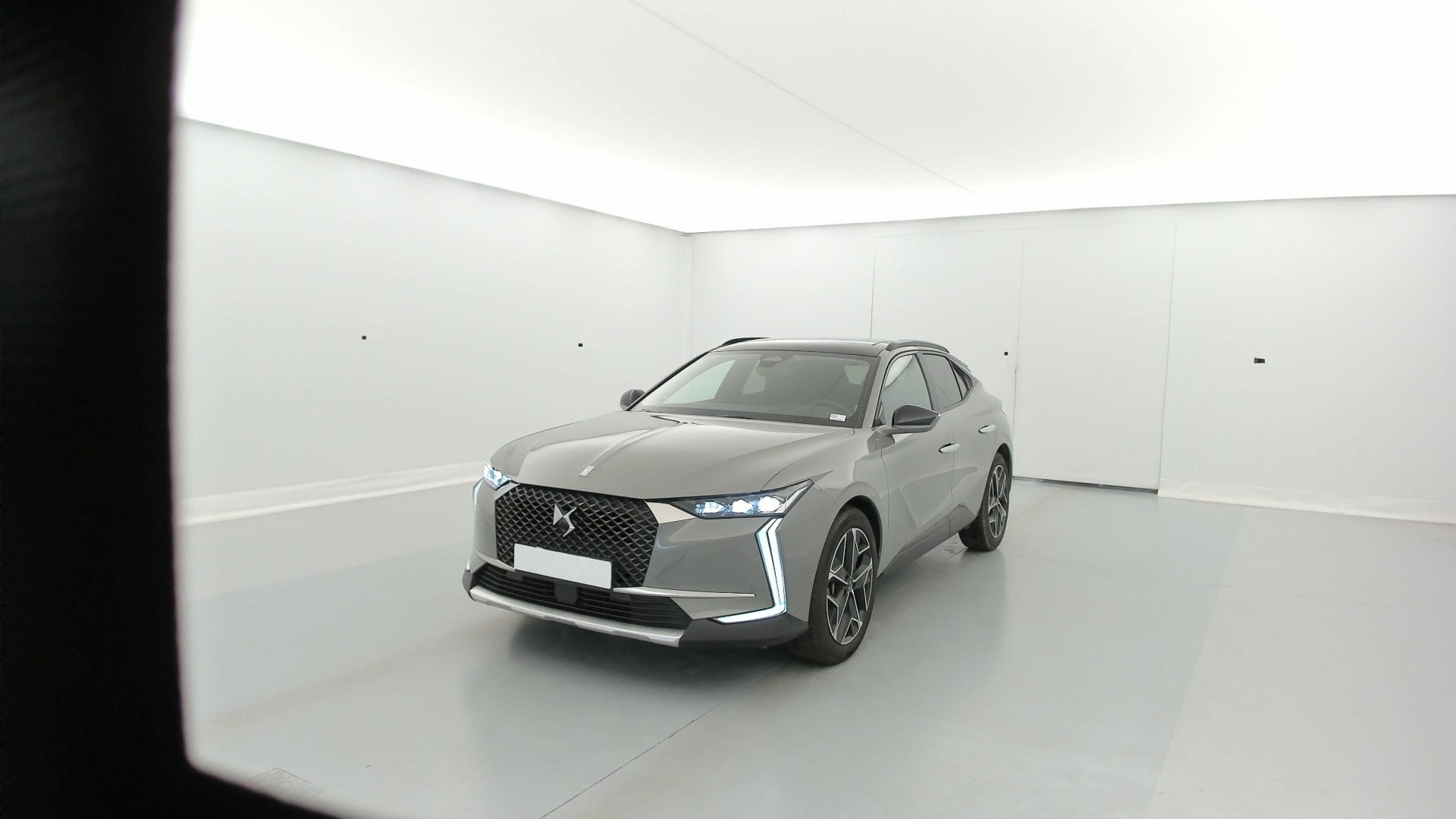 DS DS4 Cross Rivoli PureTech 130 EAT8 photo