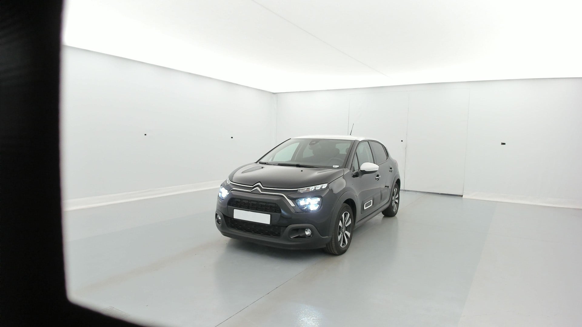 Citroen C3 Shine PureTech 110 S&S BVM6 photo