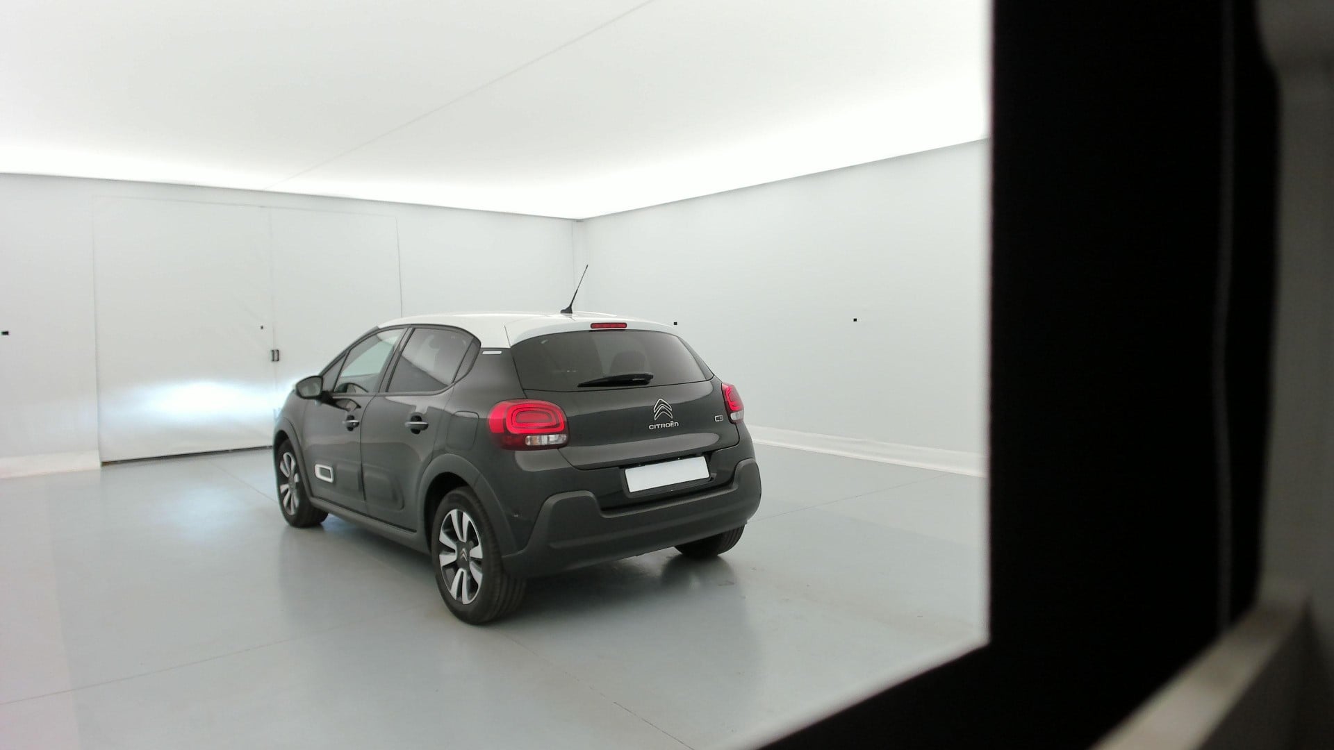 Citroen C3 Shine PureTech 110 S&S BVM6 photo