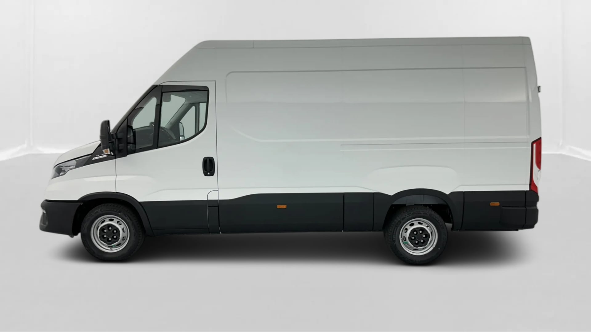 Iveco Daily 35S14BA8 12m³ 140ch BVA8 photo
