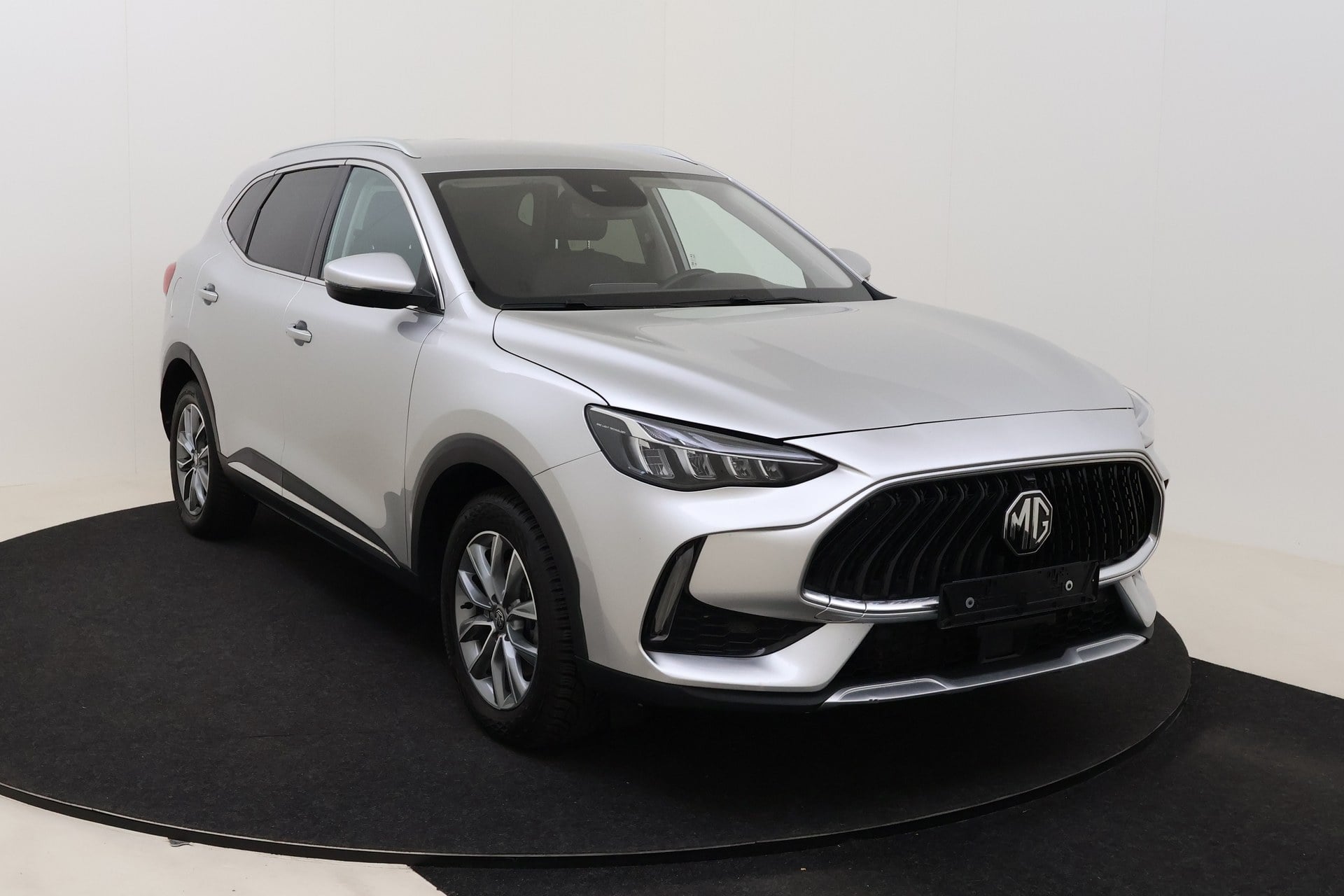 MG HS Comfort PHEV 1.5 P 6AT 2WD photo