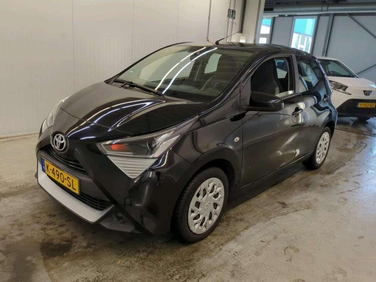 TOYOTA Aygo 1.0 VVT-i x-play