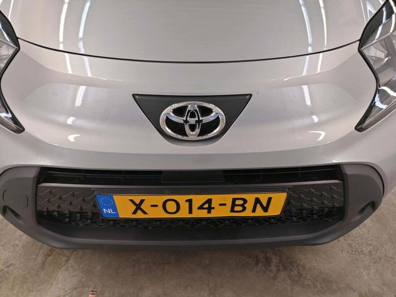 TOYOTA Aygo X 1.0 VVT-i MT Play photo