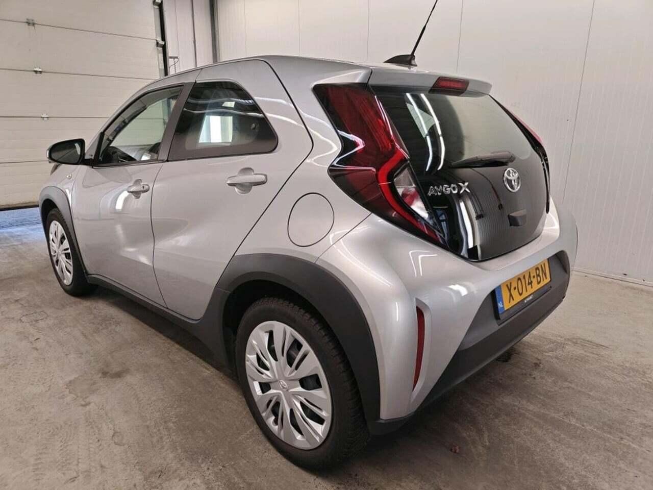 TOYOTA Aygo X 1.0 VVT-i MT Play photo