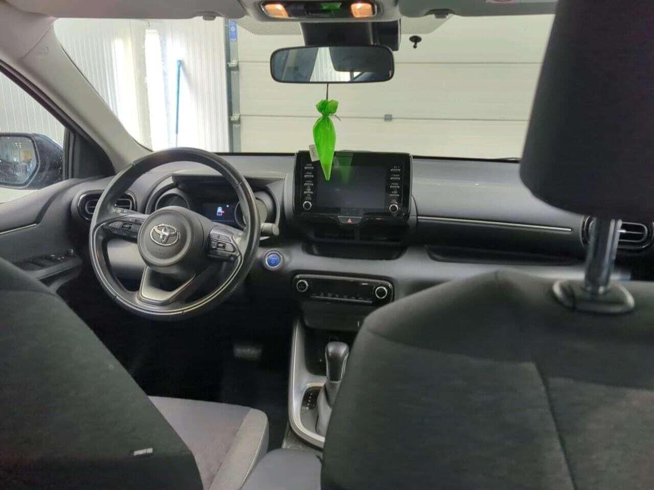 TOYOTA Yaris 1.5 Hyb. Dynamic photo