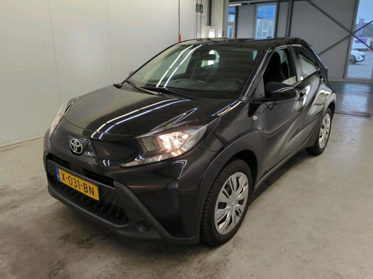TOYOTA Aygo X 1.0 VVT-i MT Play